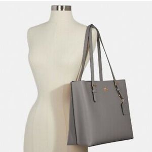 Coach bag

COACH MOLLIE TOTE LARGE REFINED PEBBLE LEATHER HEATHER GREY/GOLD